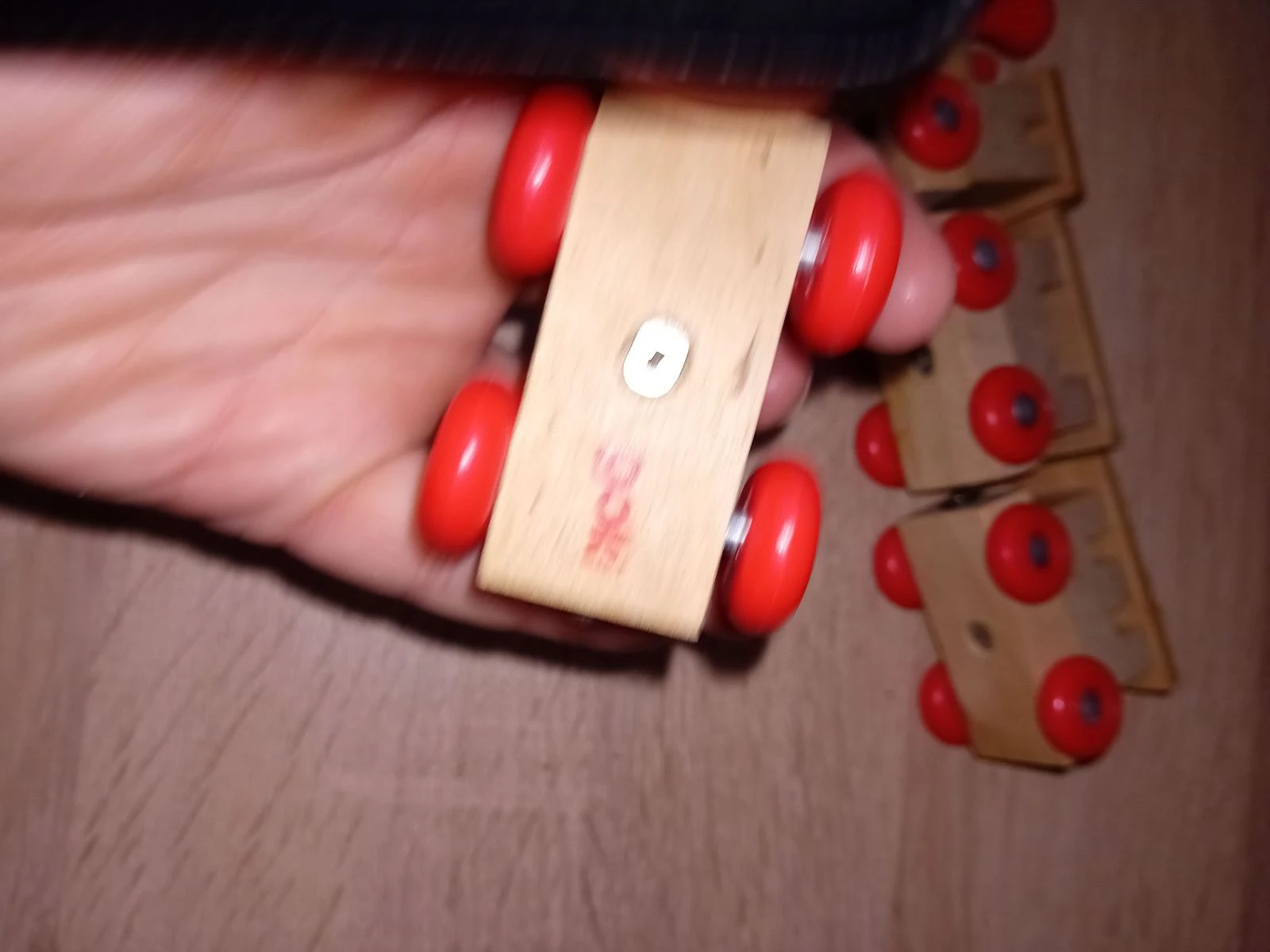 Tren magnético de madera – photo 6